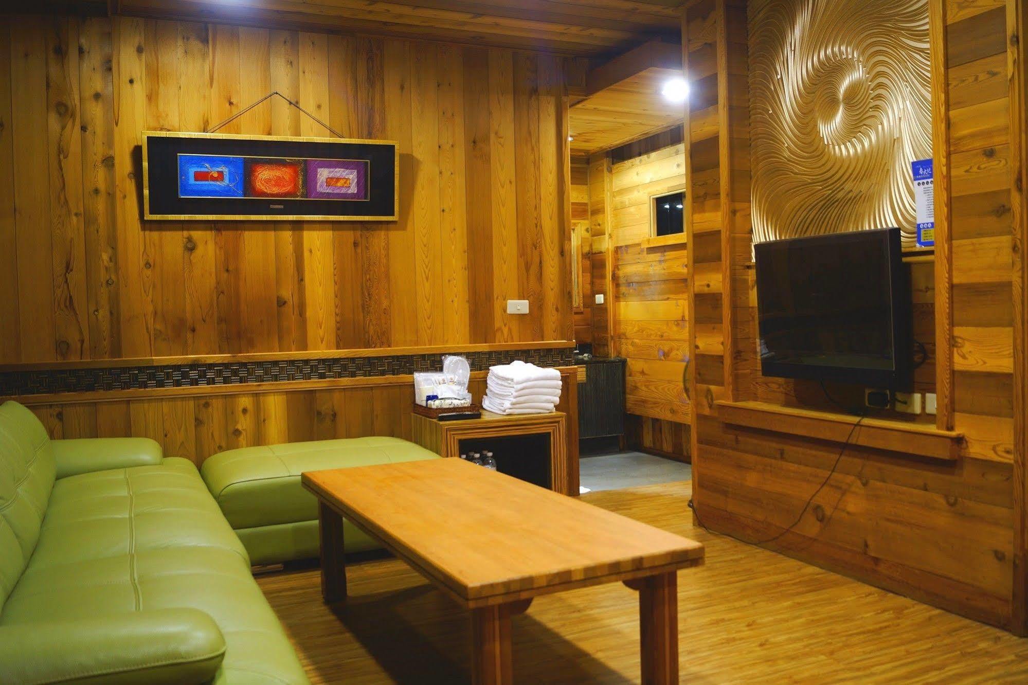 Spring Ground Resort Ренай Екстериор снимка