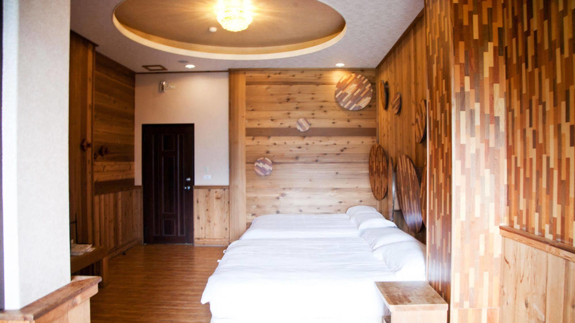 Spring Ground Resort Ренай Екстериор снимка
